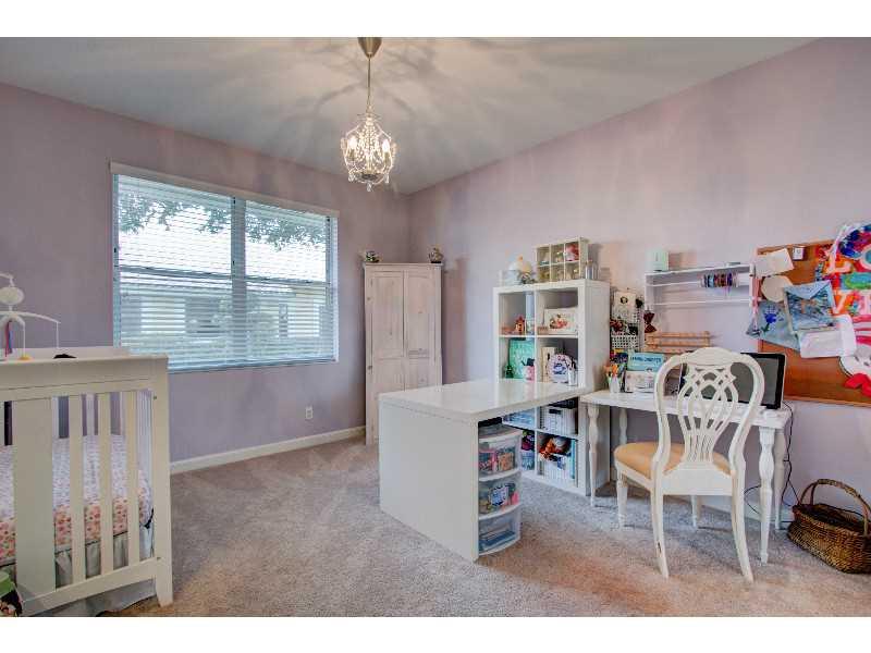 EAGLE GLEN - Residential