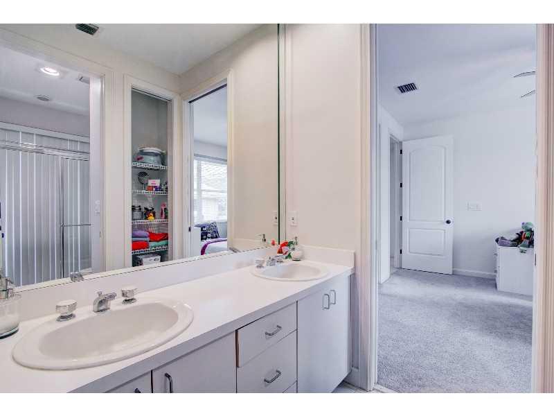 EAGLE GLEN - Residential