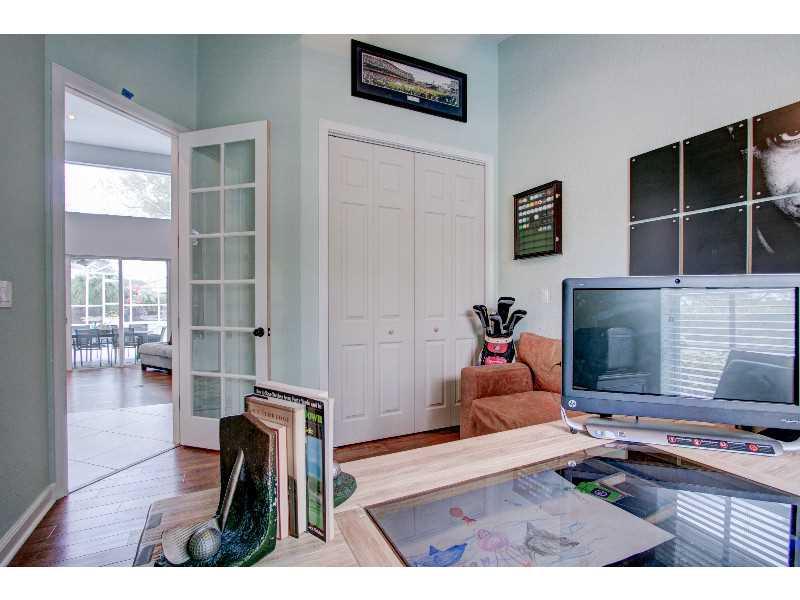 EAGLE GLEN - Residential