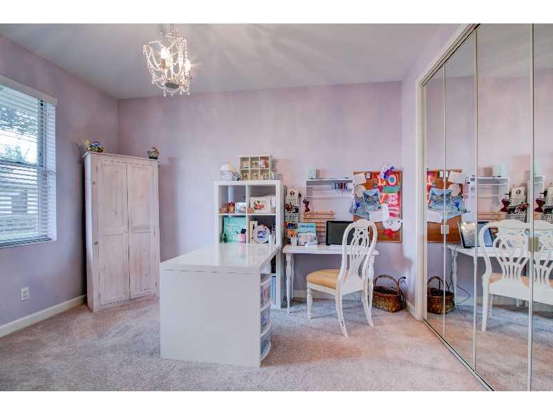 EAGLE GLEN - Residential