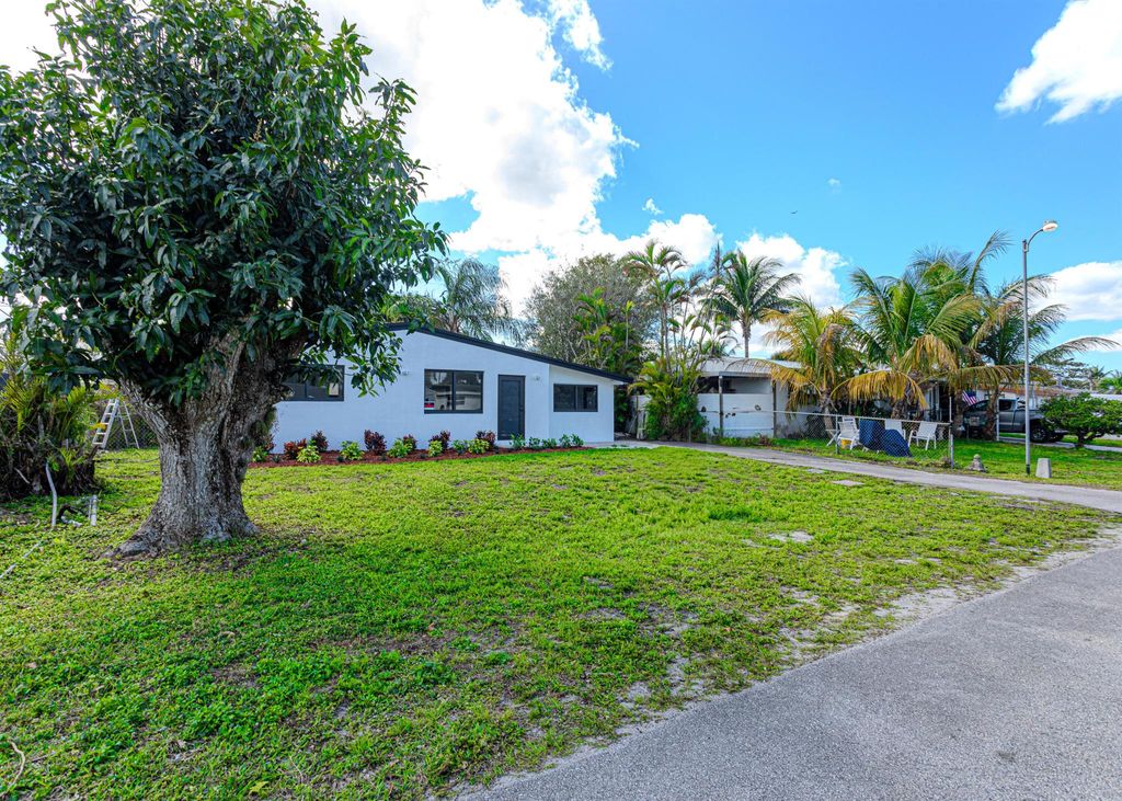 Photo of 4268 Winchester Lane, West Palm Beach, FL 33406 (MLS # R11056568)