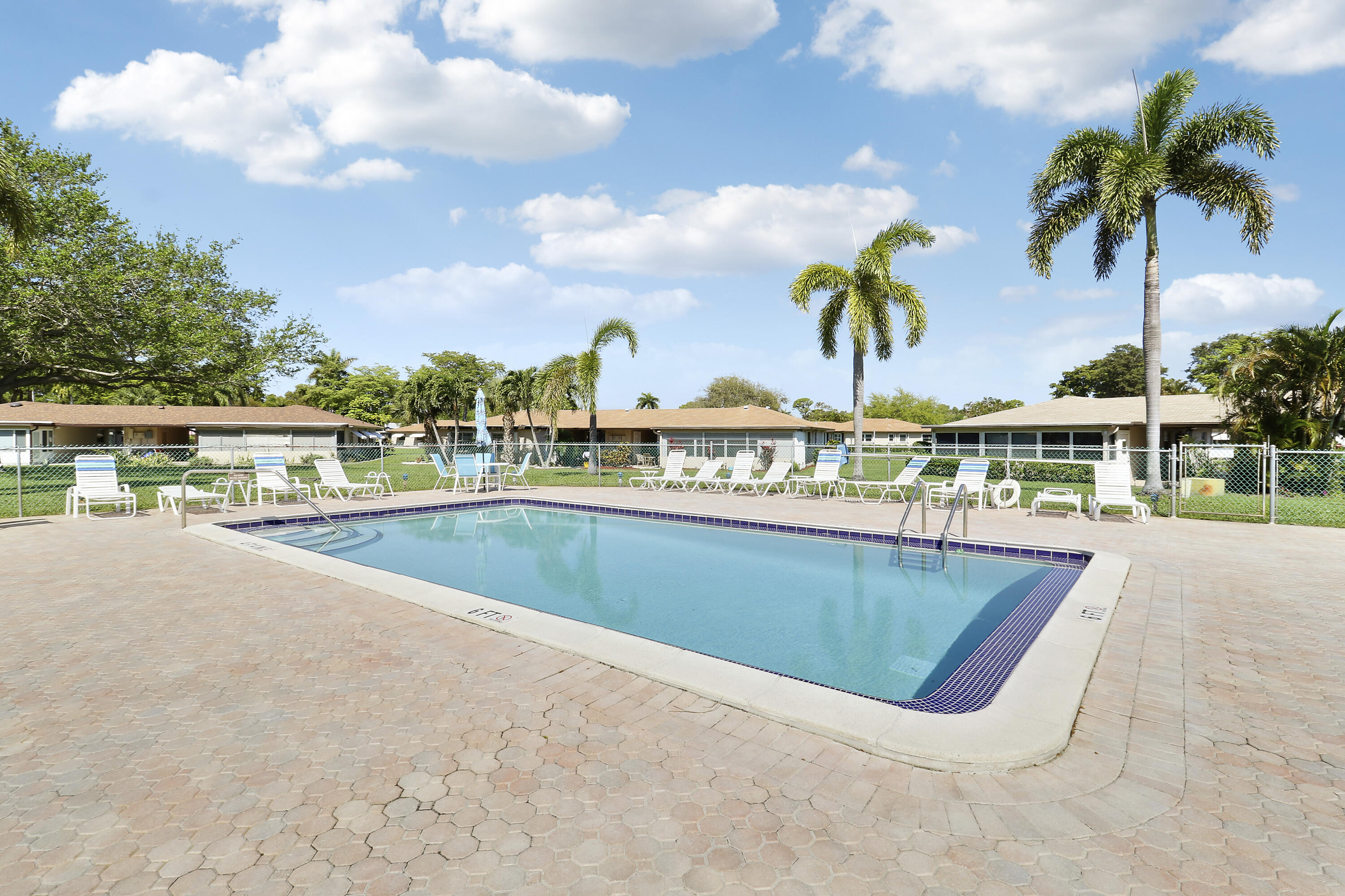 COUNTRY MANORS CONDO - Residential