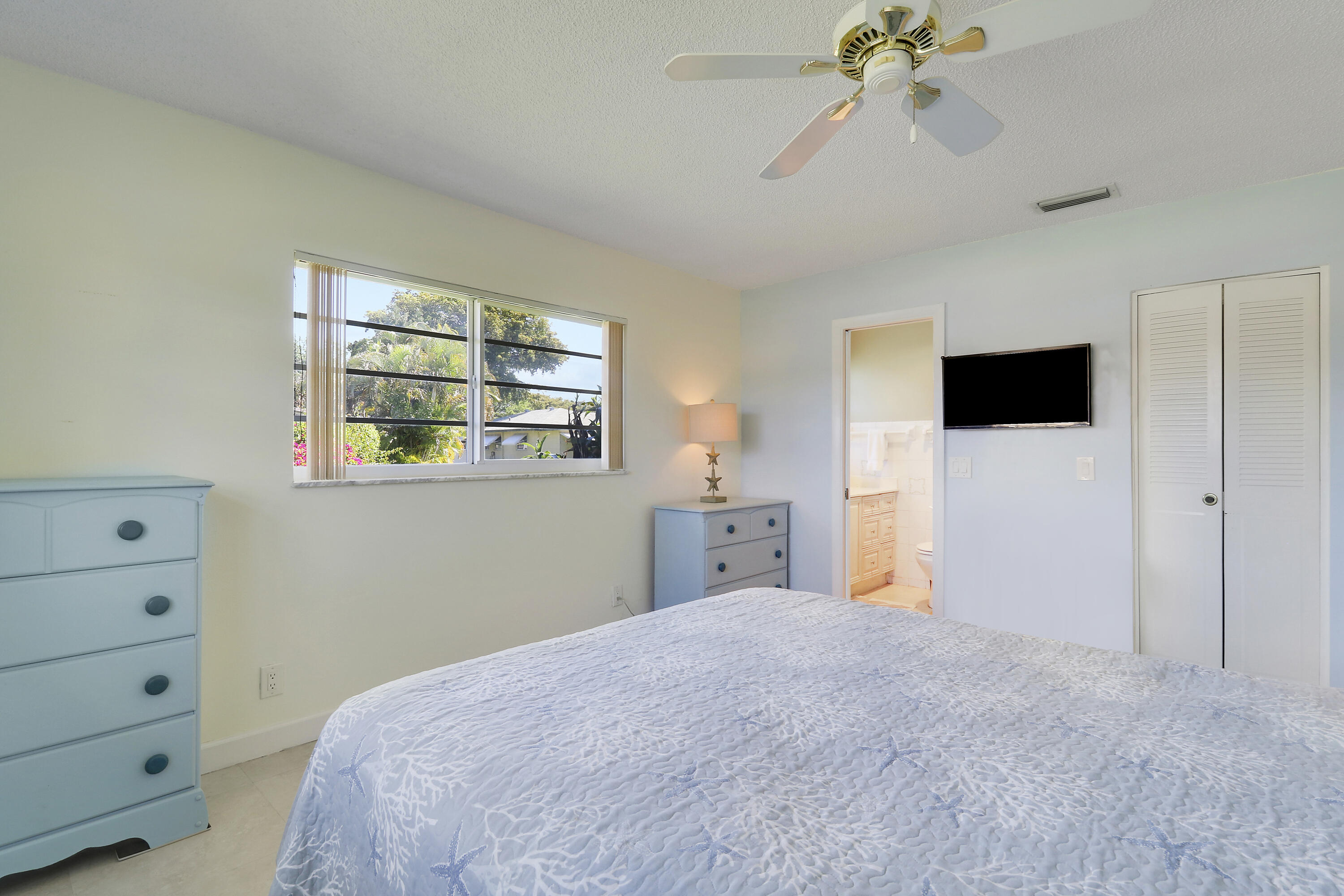 COUNTRY MANORS CONDO - Residential