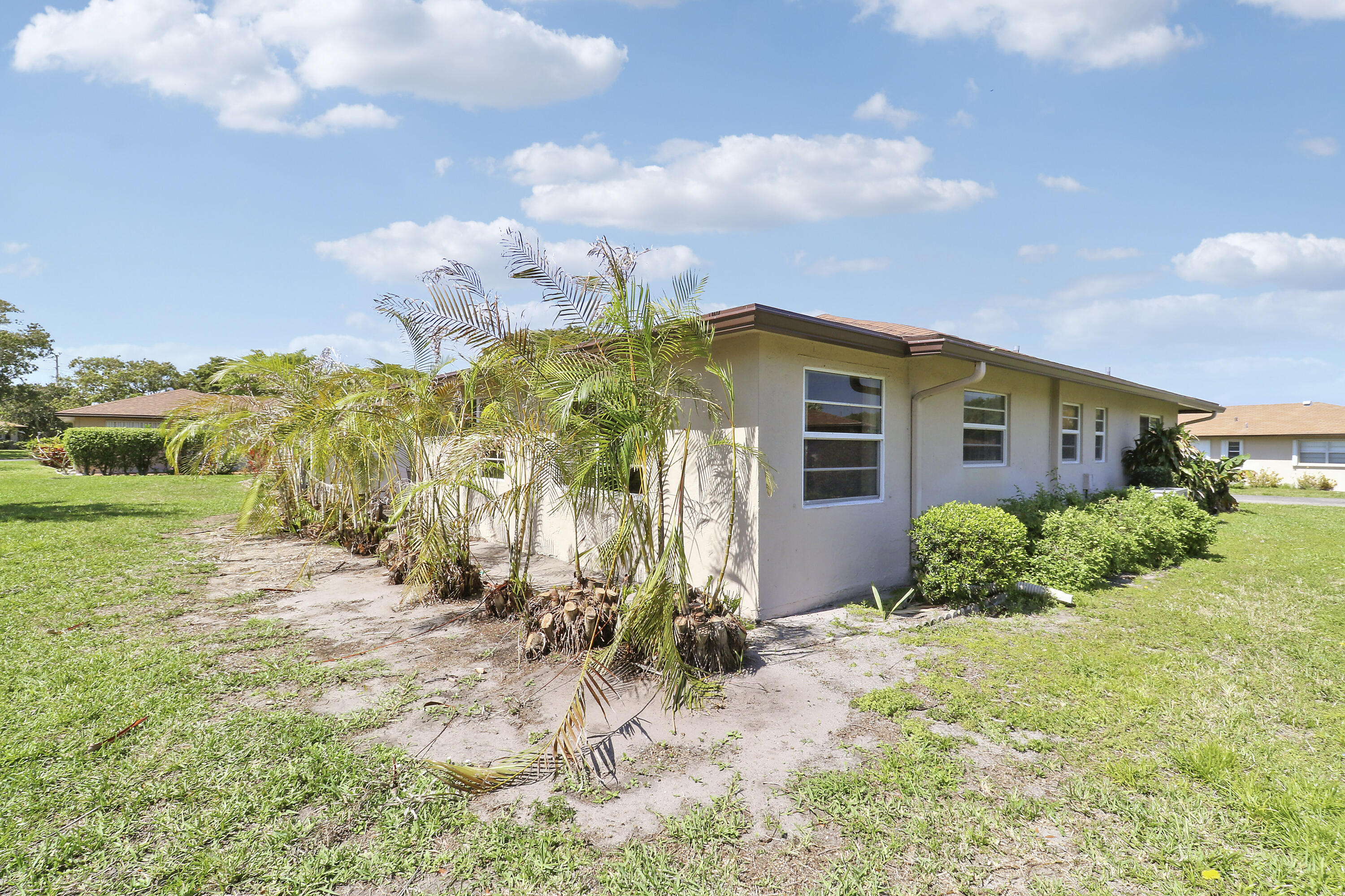 COUNTRY MANORS CONDO - Residential