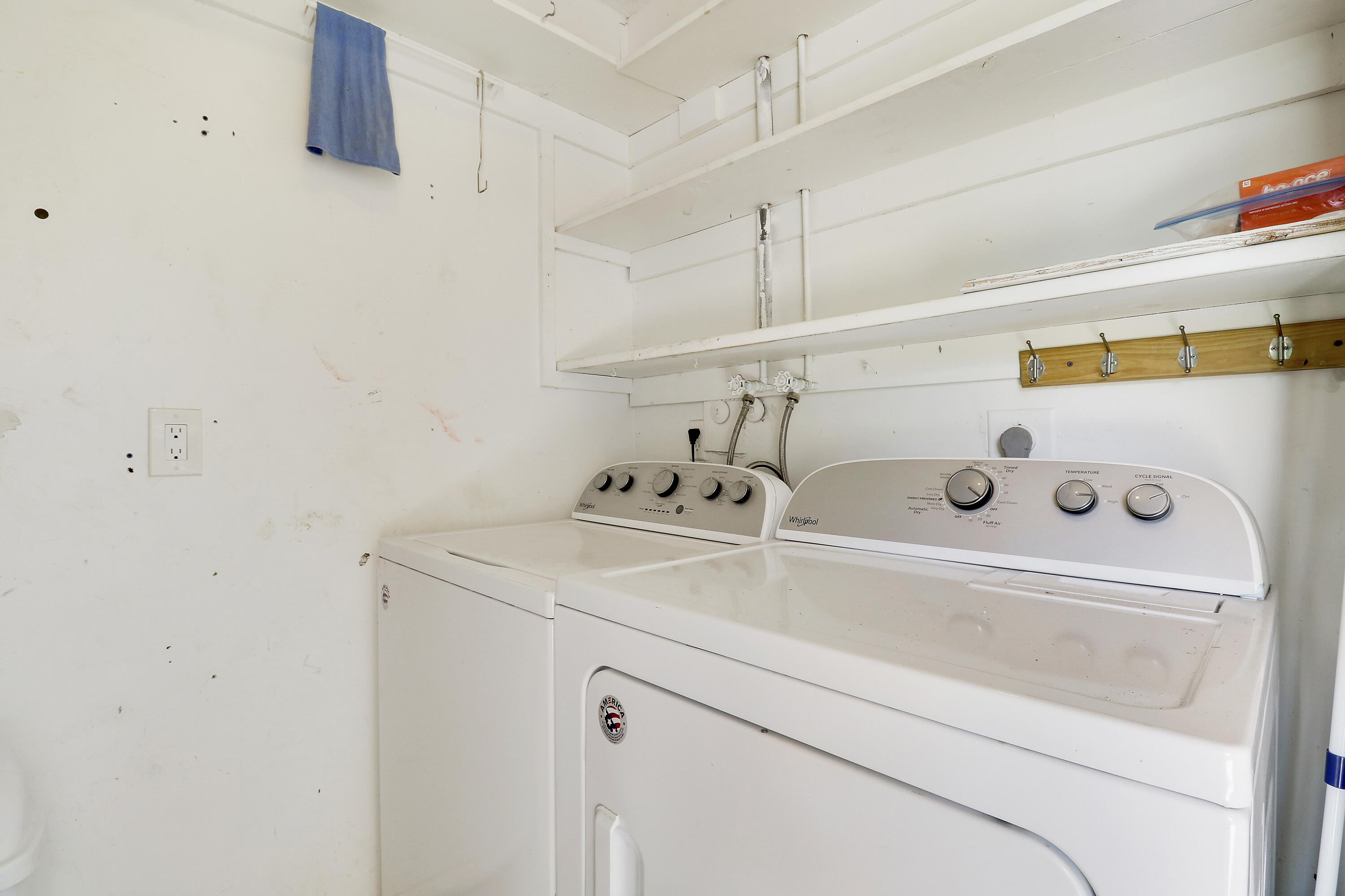 COUNTRY MANORS CONDO - Residential