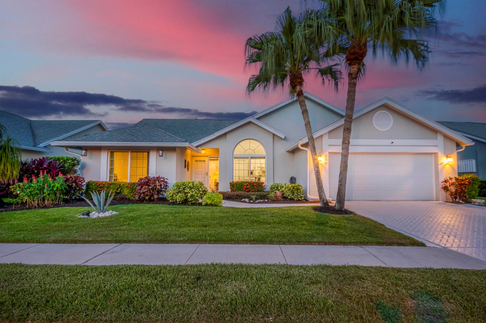 255 Moccasin Trail W