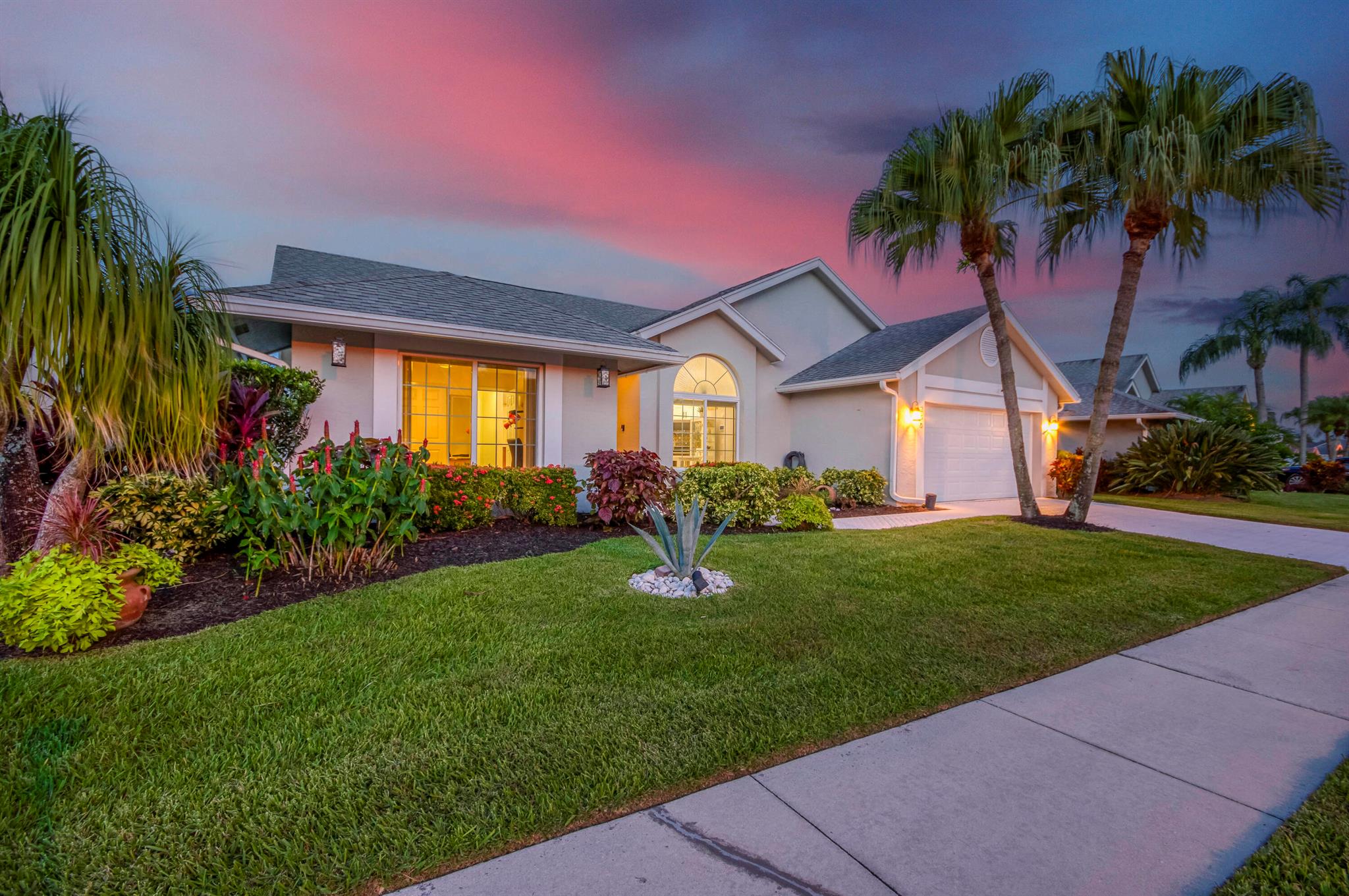 255 Moccasin Trail W