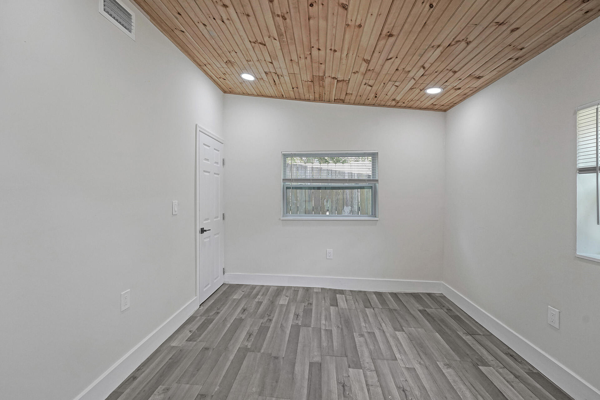 GRIFFIN GARDENS PL - Residential Lease