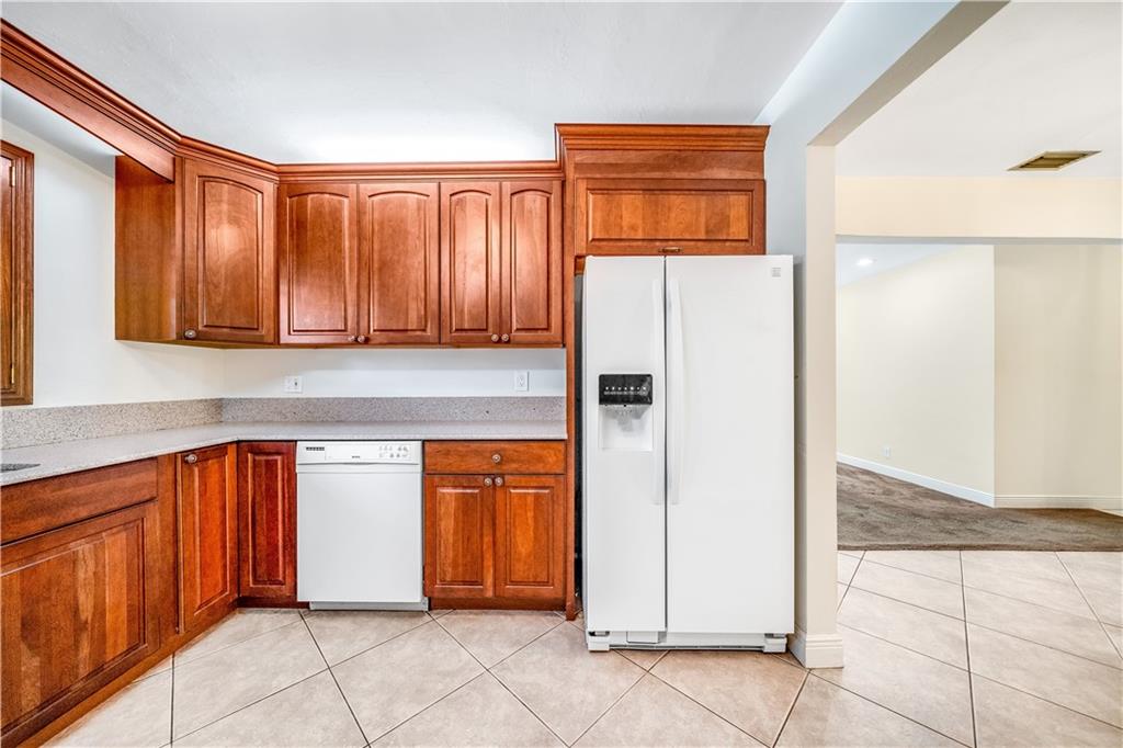 Oak Lane 70-20 B - Residential