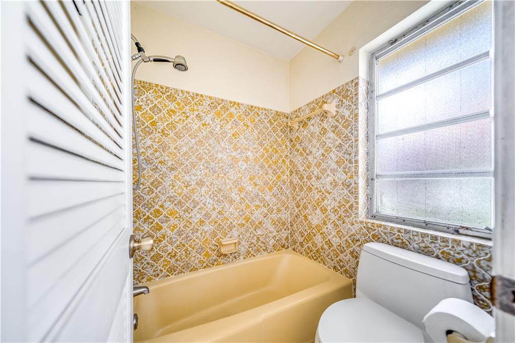 Oak Lane 70-20 B - Residential