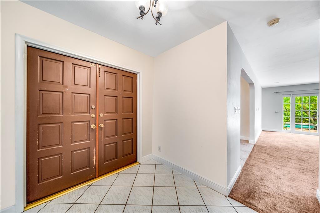 Oak Lane 70-20 B - Residential