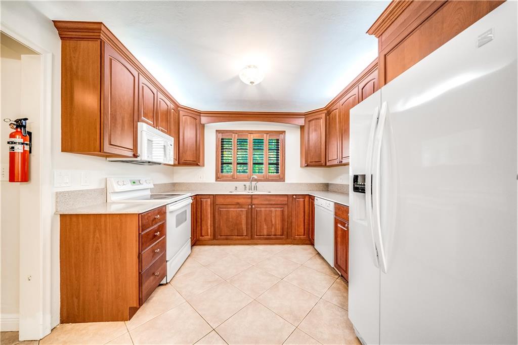 Oak Lane 70-20 B - Residential
