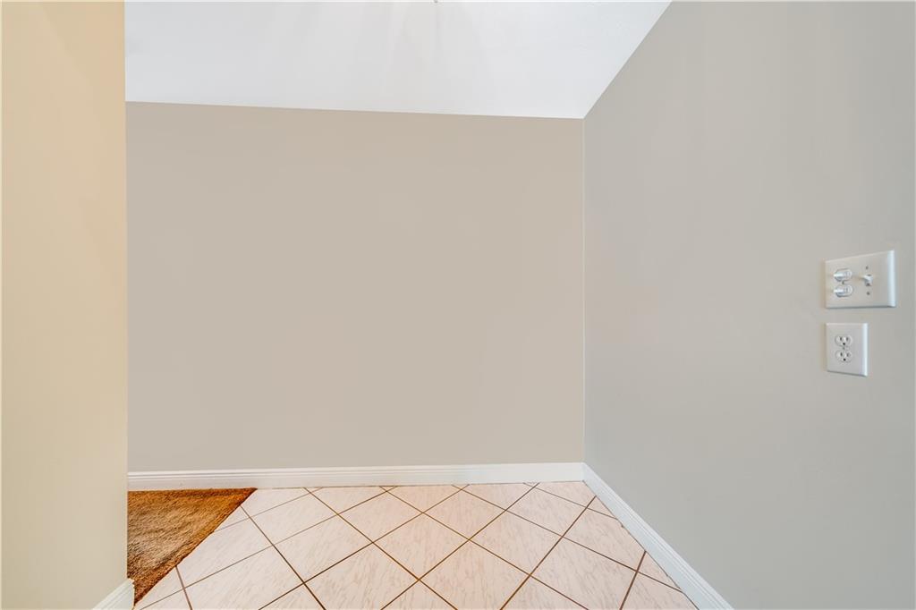 Oak Lane 70-20 B - Residential
