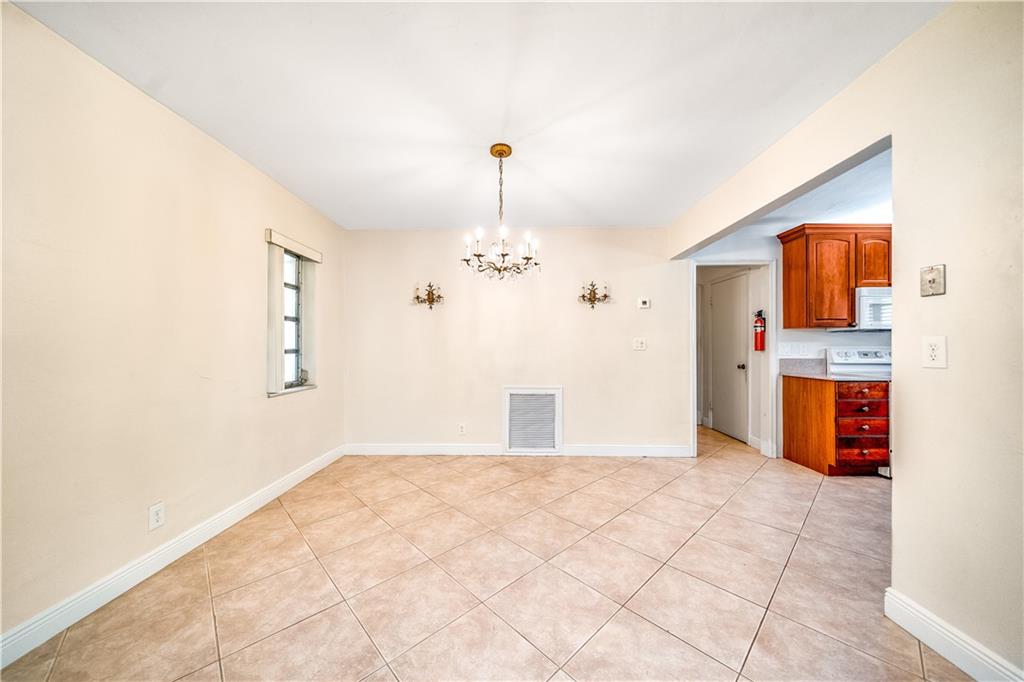 Oak Lane 70-20 B - Residential