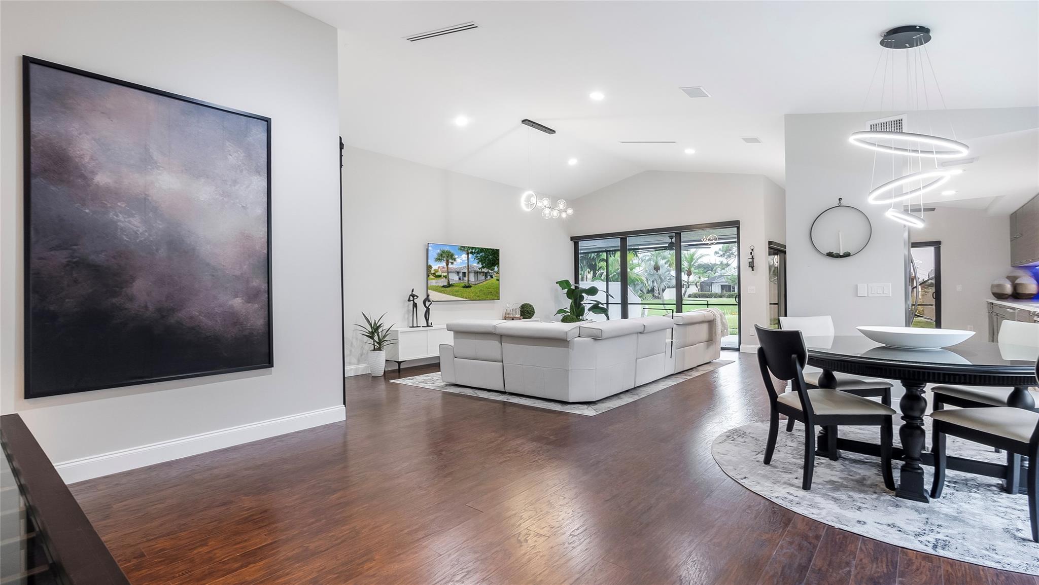 11235 Clover Leaf Cir