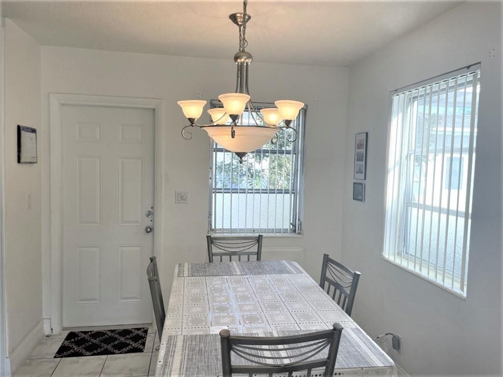 HOLLYWOOD TERRACE - Residential