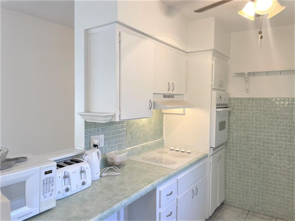 HOLLYWOOD TERRACE - Residential