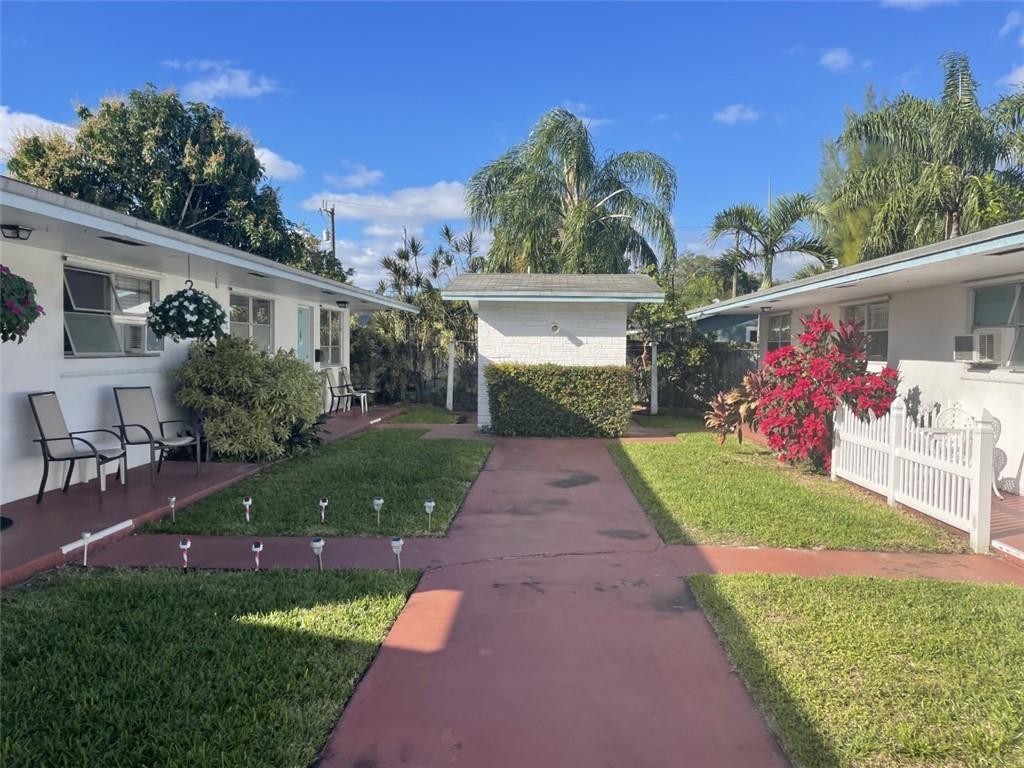 HOLLYWOOD TERRACE - Residential