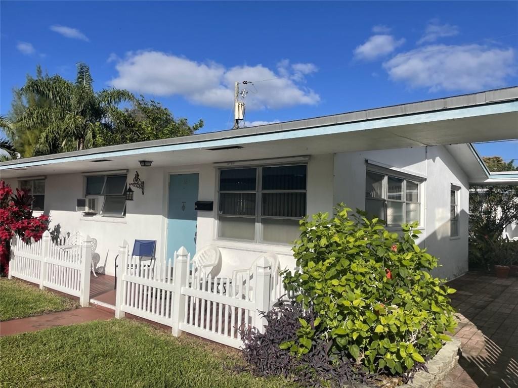 HOLLYWOOD TERRACE - Residential