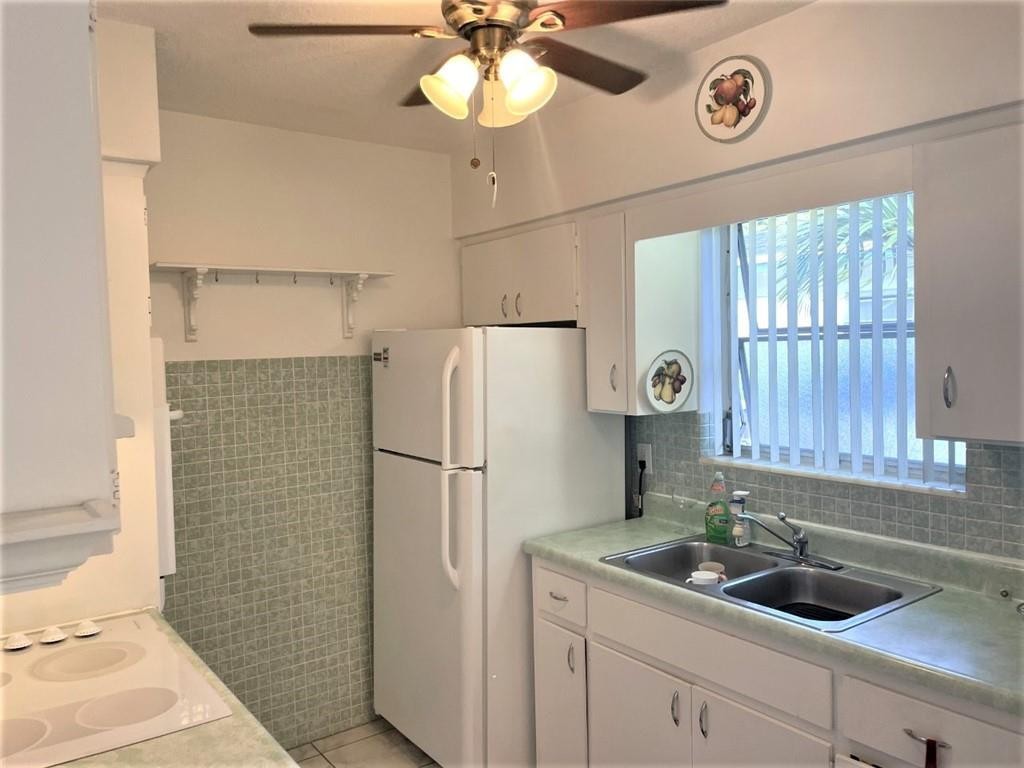 HOLLYWOOD TERRACE - Residential