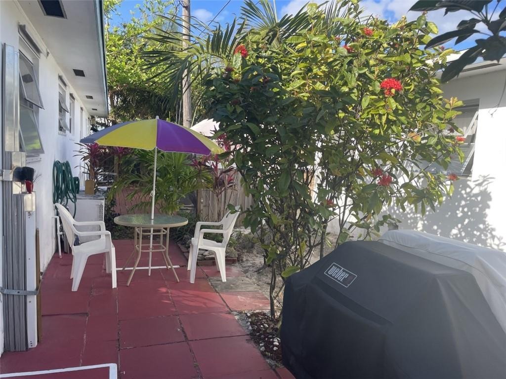 HOLLYWOOD TERRACE - Residential