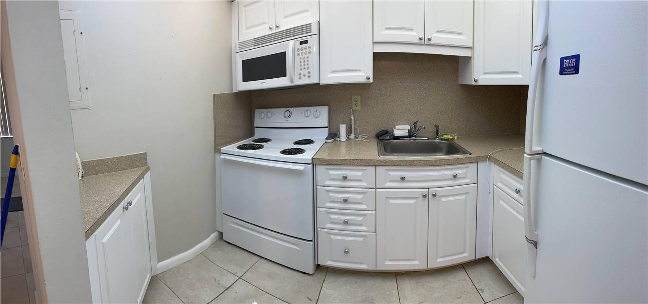 Sunrise Lakes 76 condo - Residential