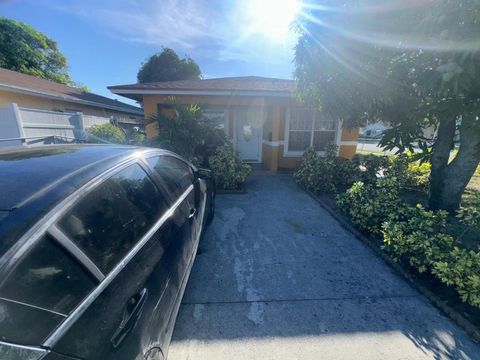 1123 E Windsor Avenue West Palm Beach FL 33401