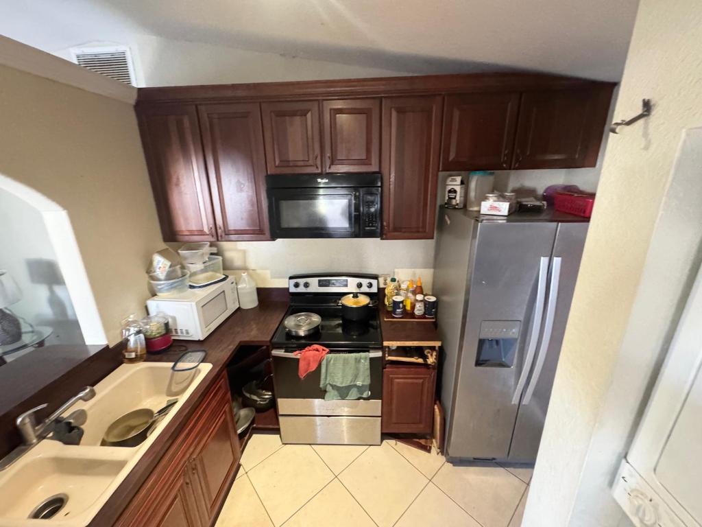 1123 E Windsor Avenue