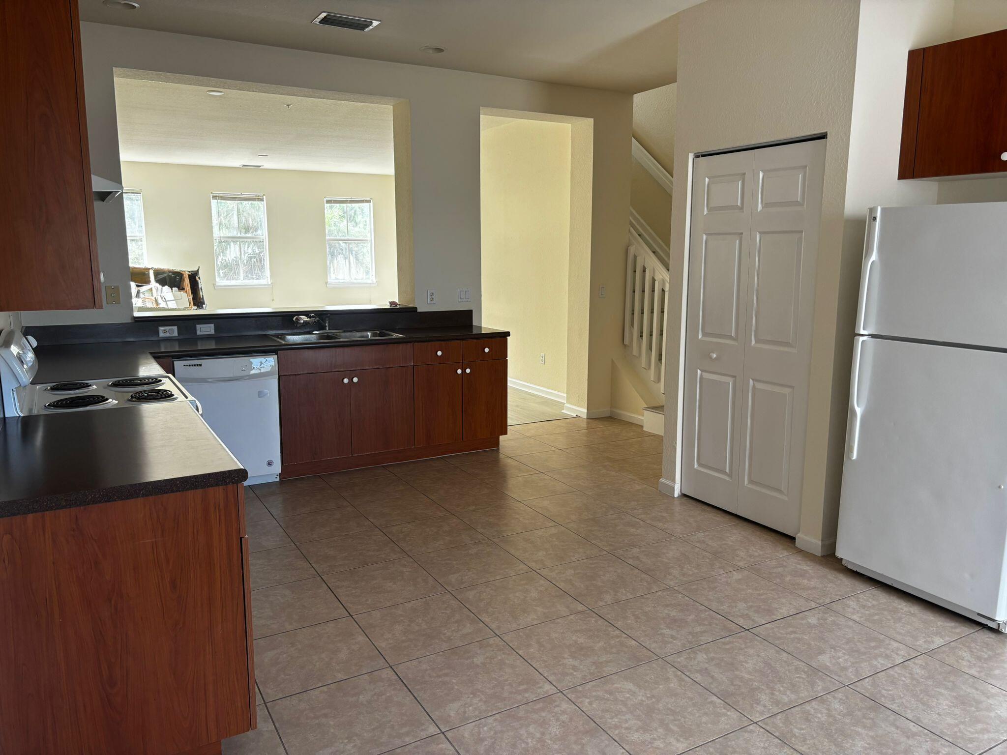 221 Greenwich Circle 209