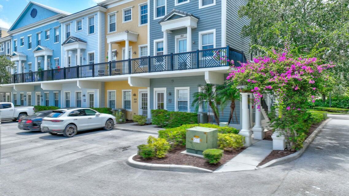 UNIQUE 2 BEDROOM, 2.5 BATHS ON 2ND AND 3RD FLOOR ABOVE COMMERCIAL SPACE. GREAT ABACOA AREA AND CLOSE TO SCHOOLS SHOPPING.The most charming abode in the Heart of Abacoa! Imagine yourself on your spacious front porch, sipping coffee as the sun rises. A leisurely stroll takes you to Roger Dean Stadium, where the Cardinals and Marlins play. Nearby, a 42-acre park offers space for gatherings and relaxation. AC 4 yrs old . Enjoy the vibrant Abacoa Town Center with concerts, dining, and activities. Seize this opportunity to call Abacoa home!