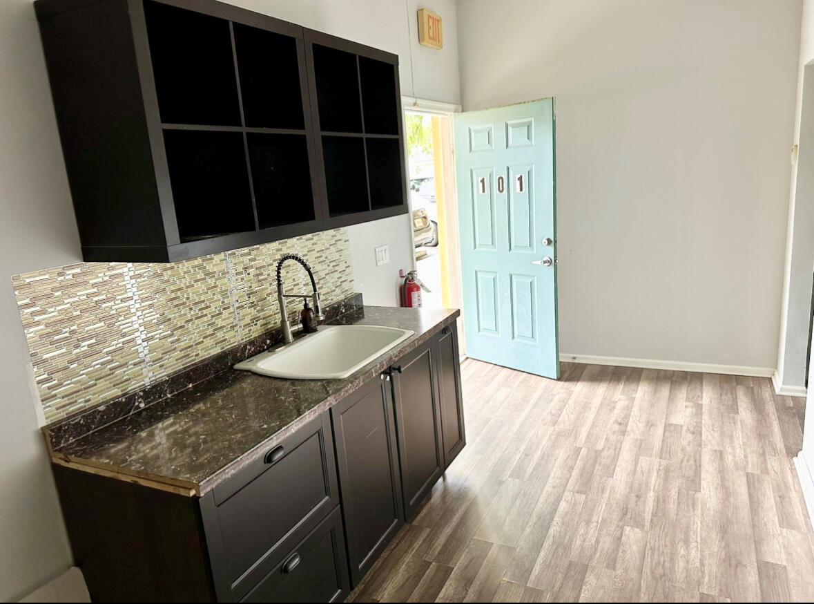 DELRAY TOWN OF - Commercial Lease