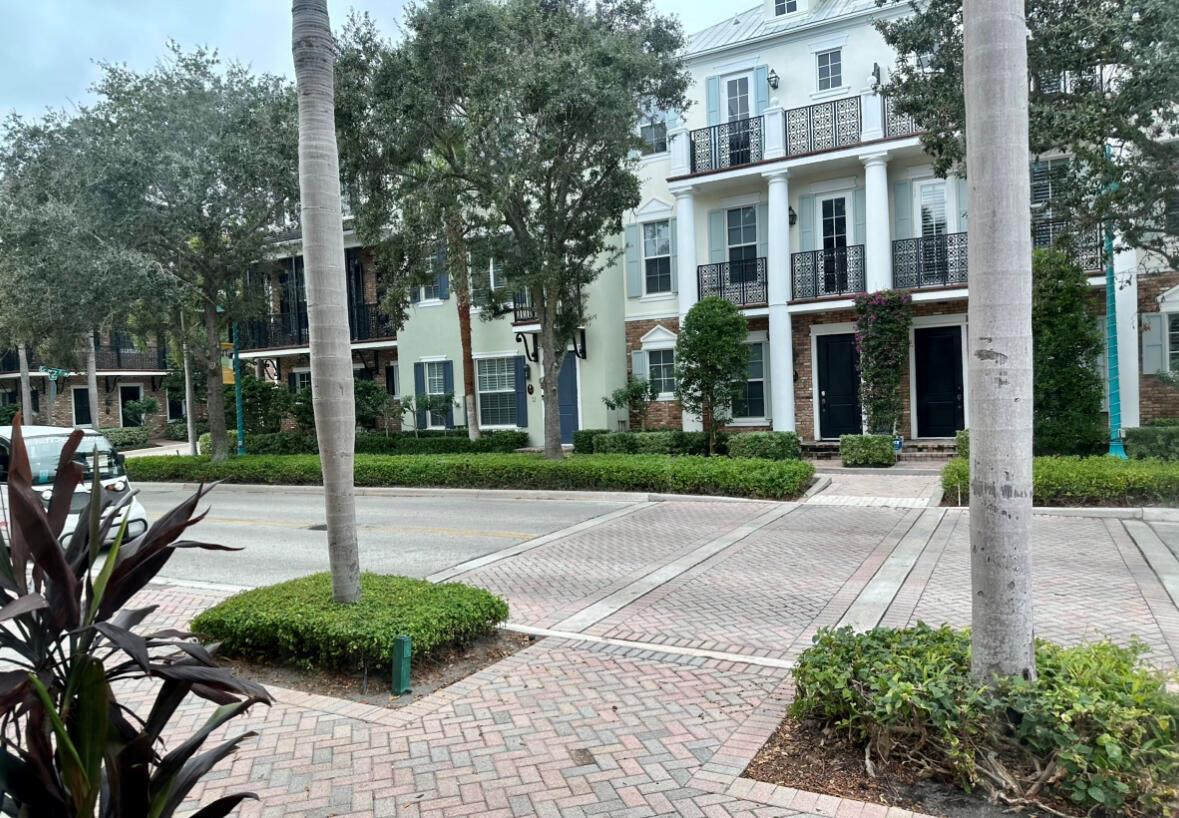 DELRAY TOWN OF - Commercial Lease