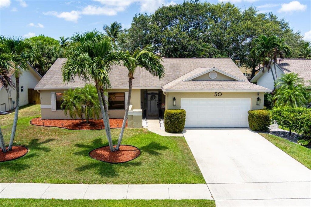 Photo of 30 Cedar Circle, Boynton Beach, FL 33436 (MLS # R10993961)