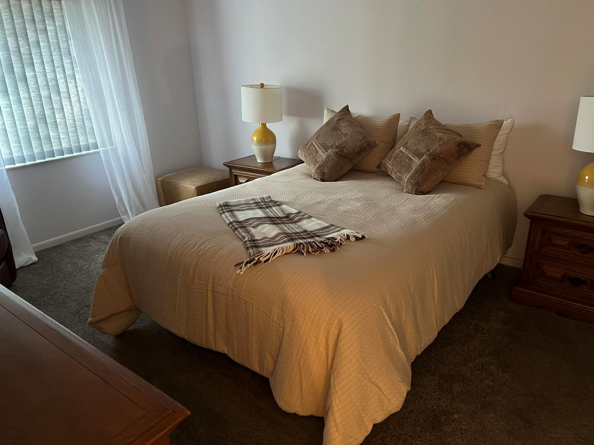 WHISPER WALK /PARKLANE - Residential Lease