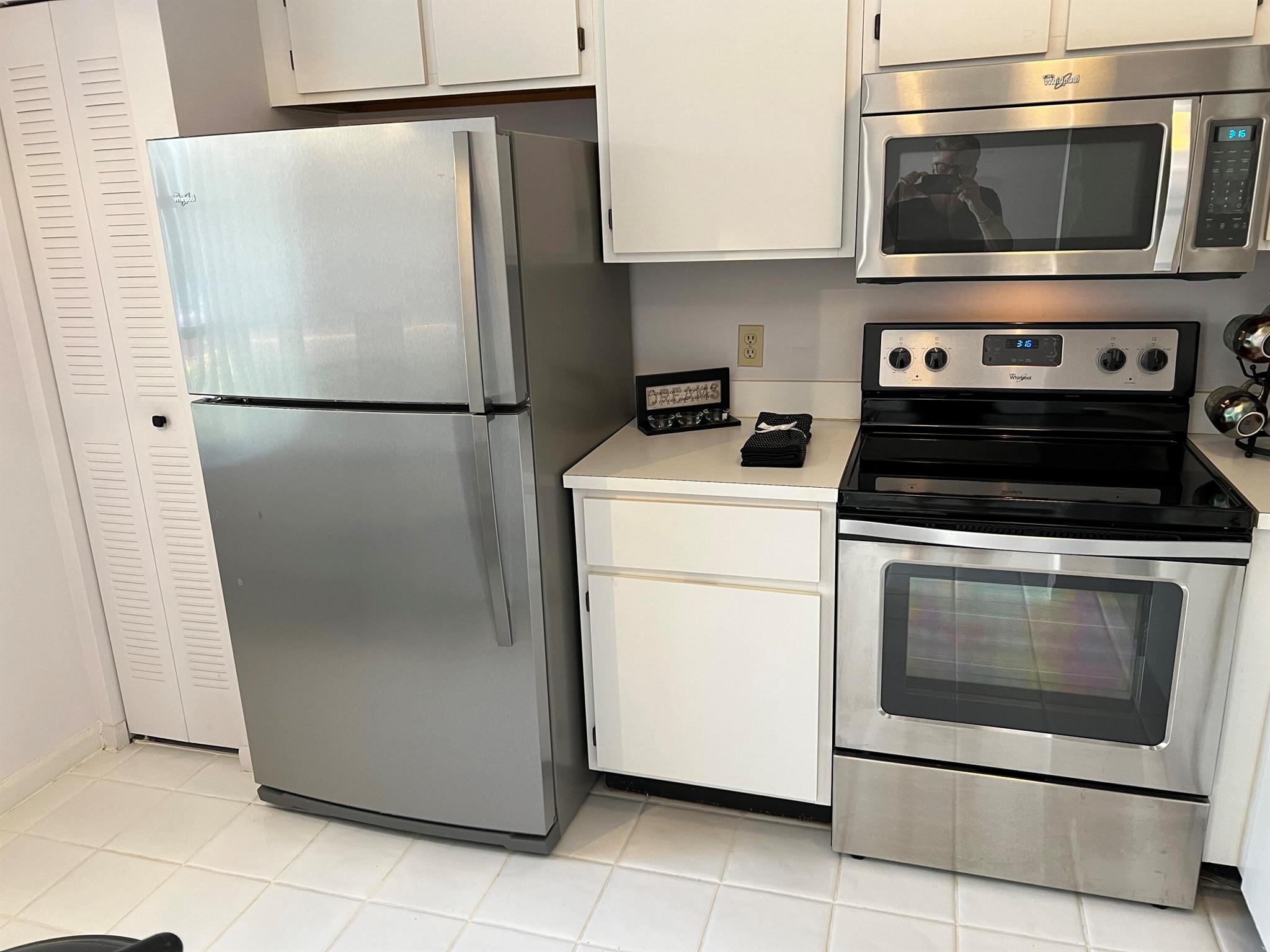 WHISPER WALK /PARKLANE - Residential Lease