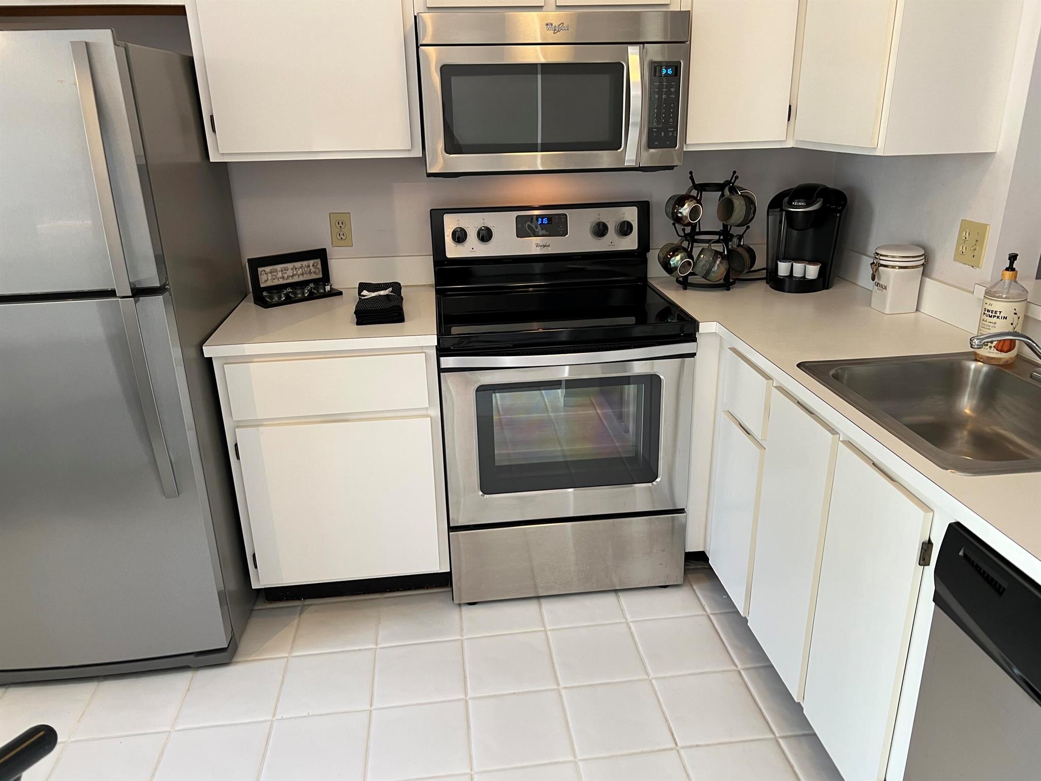 WHISPER WALK /PARKLANE - Residential Lease