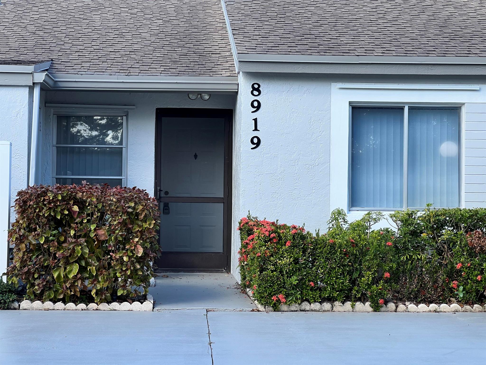 WHISPER WALK /PARKLANE - Residential Lease