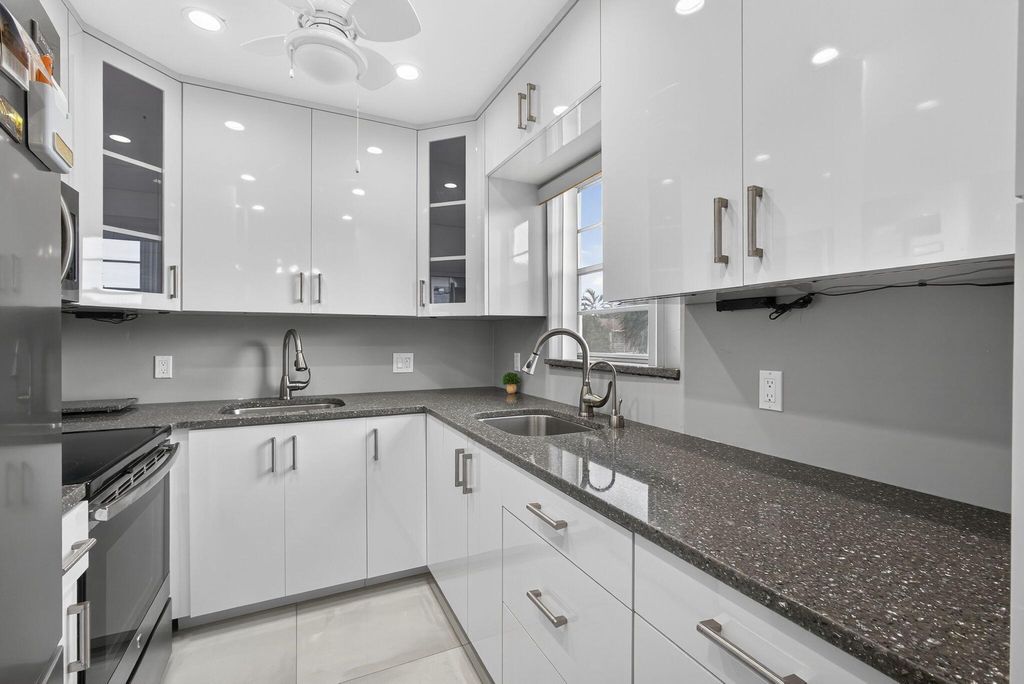 Photo of 160 Easthampton G, West Palm Beach, FL 33417 (MLS # R11135534)