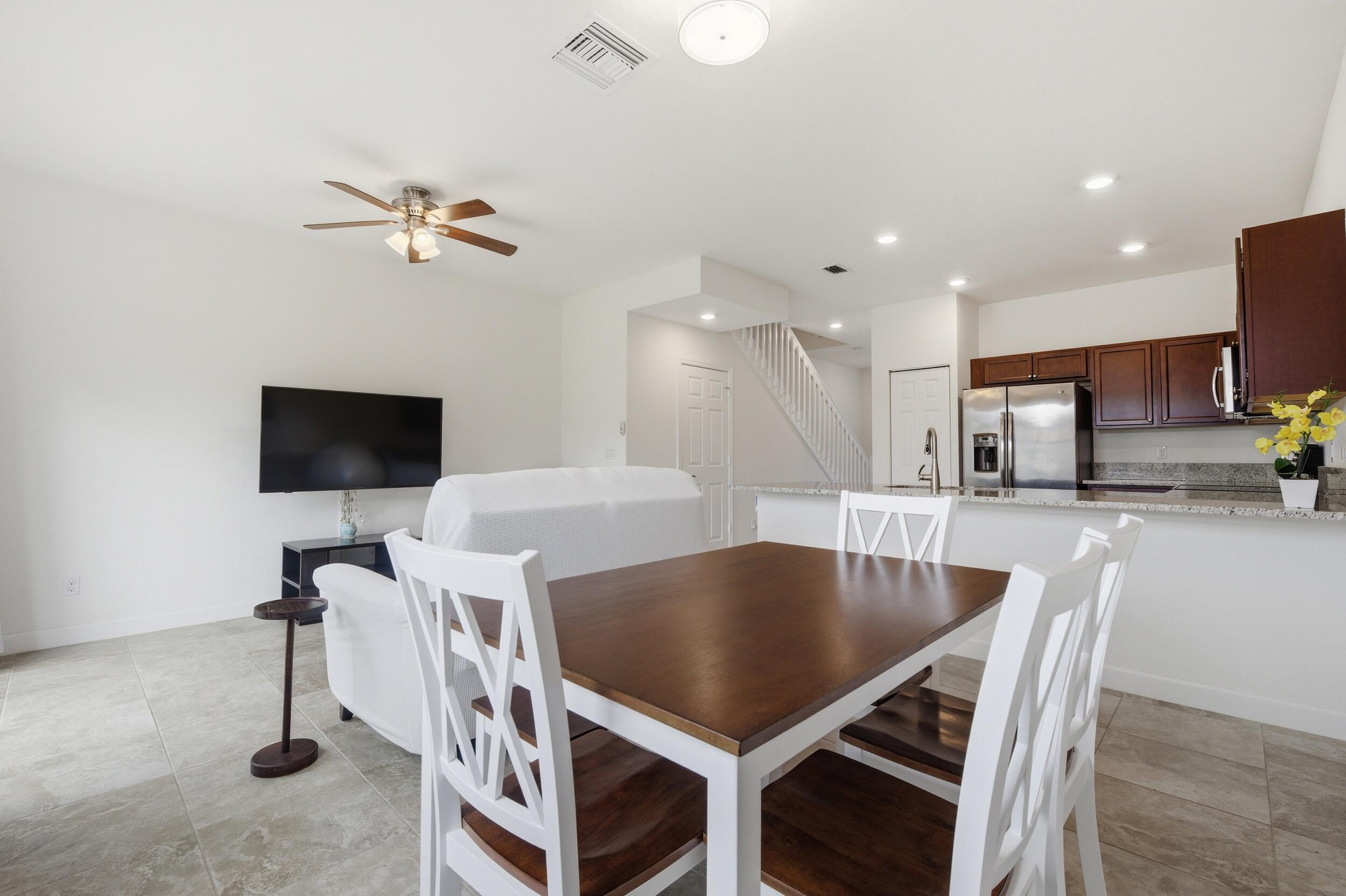 CHARLESTON COMMONS 2 - Residential