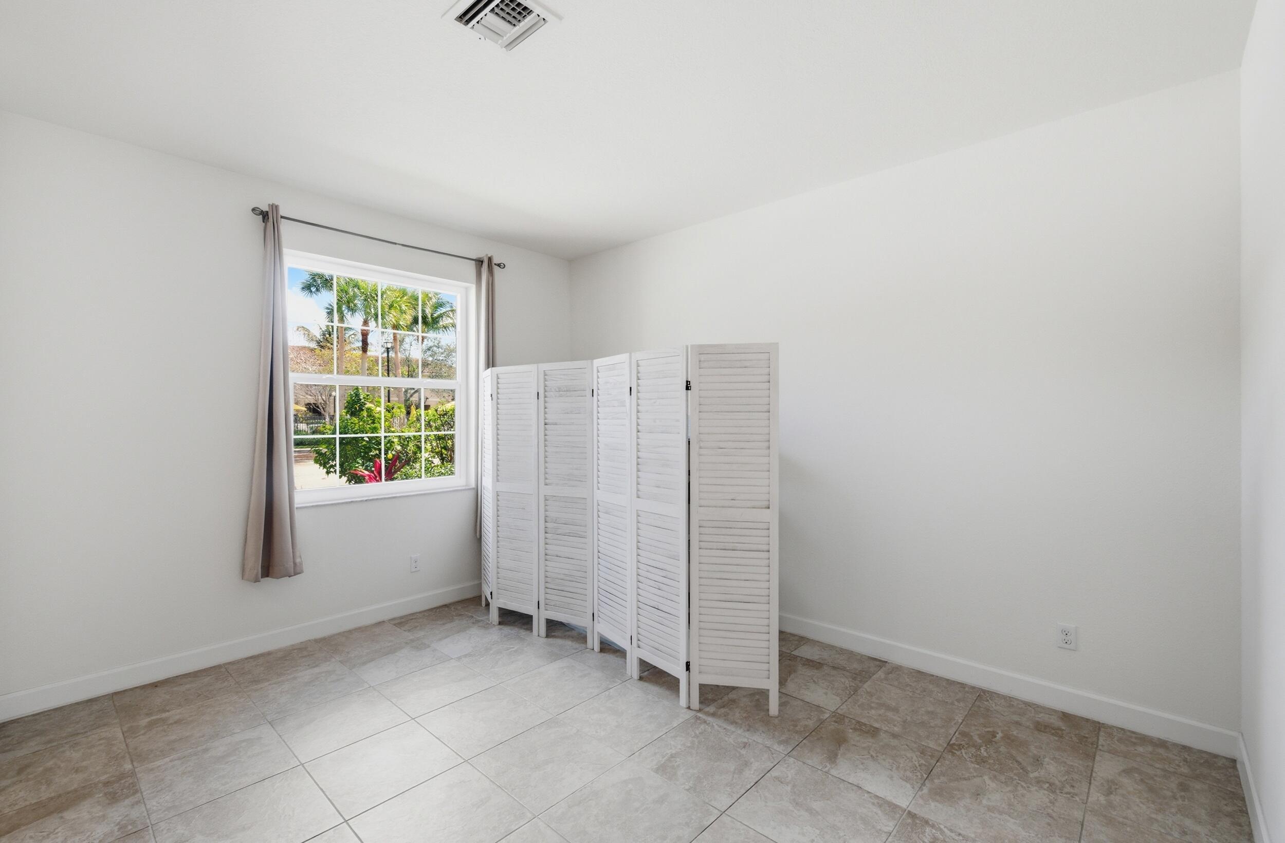 CHARLESTON COMMONS 2 - Residential