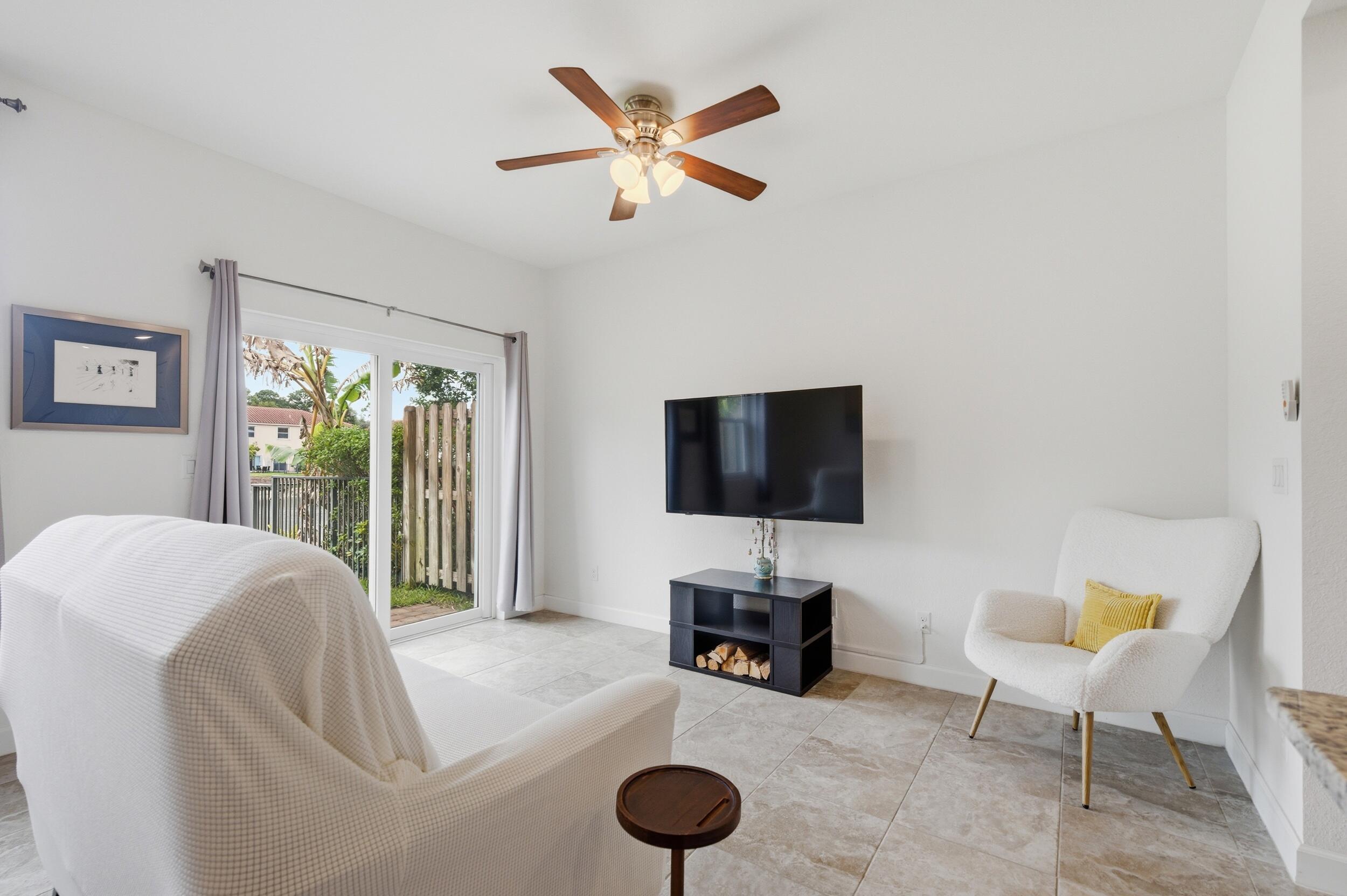 CHARLESTON COMMONS 2 - Residential