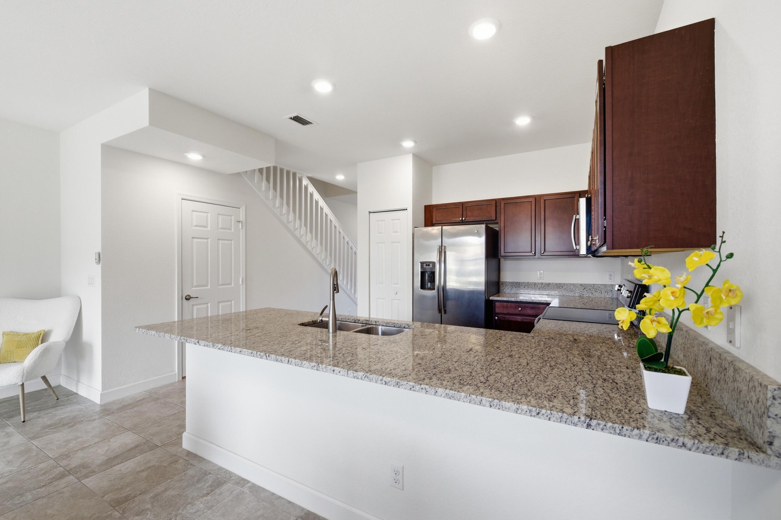 CHARLESTON COMMONS 2 - Residential