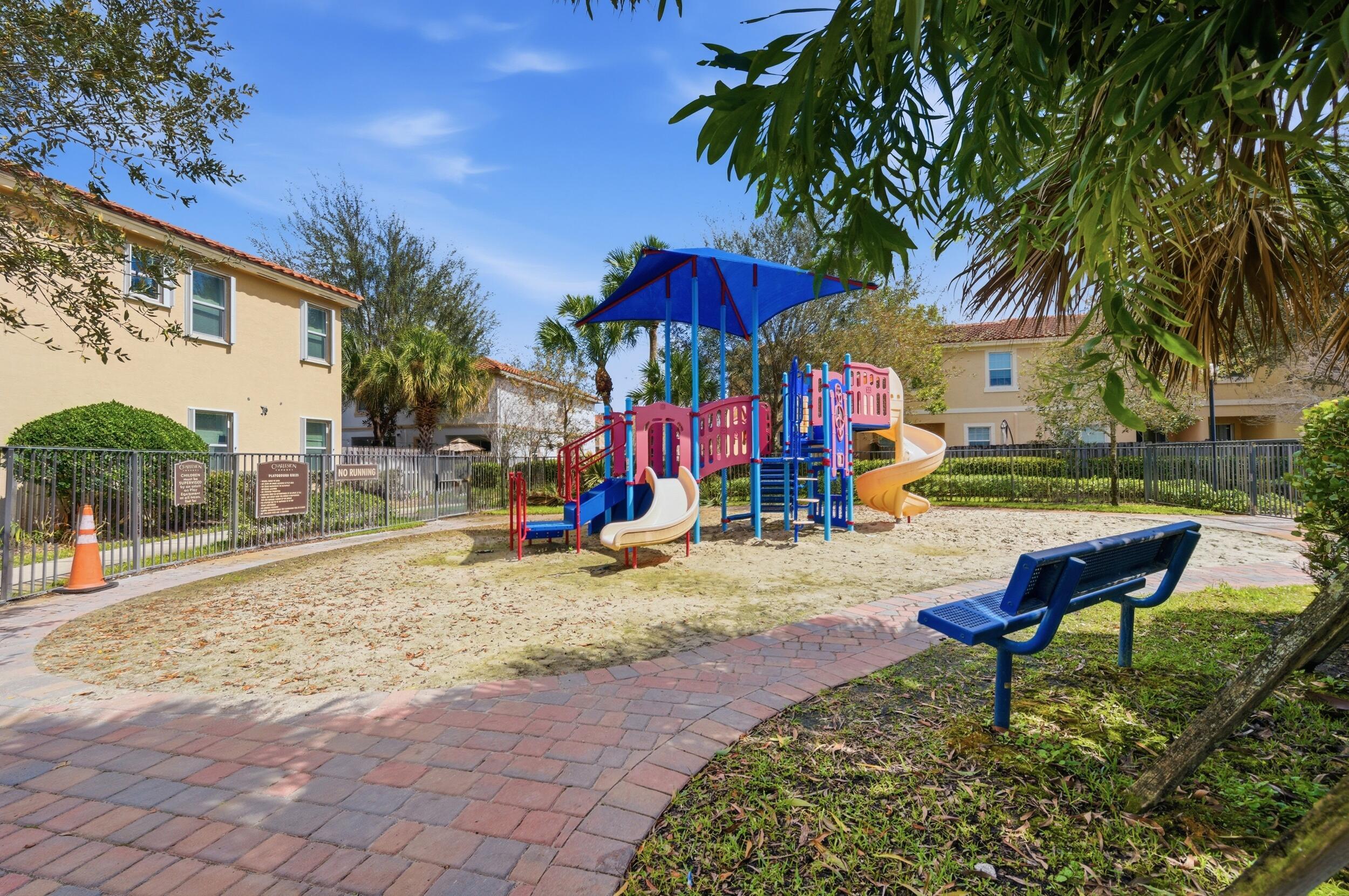 CHARLESTON COMMONS 2 - Residential