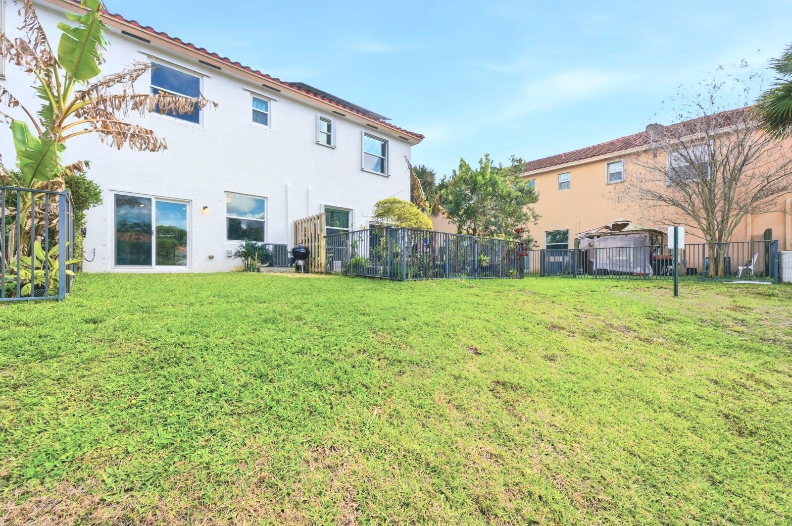 CHARLESTON COMMONS 2 - Residential