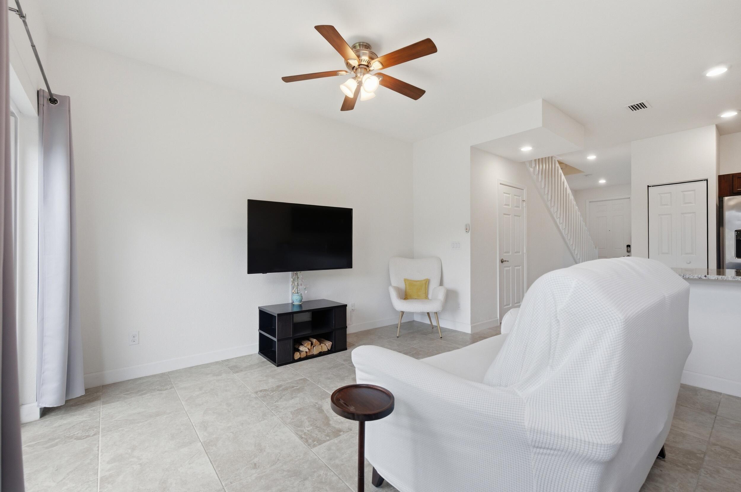 CHARLESTON COMMONS 2 - Residential