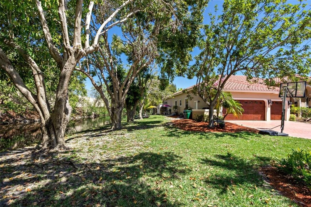 Eagle Trace / FAIRWAYS - Residential