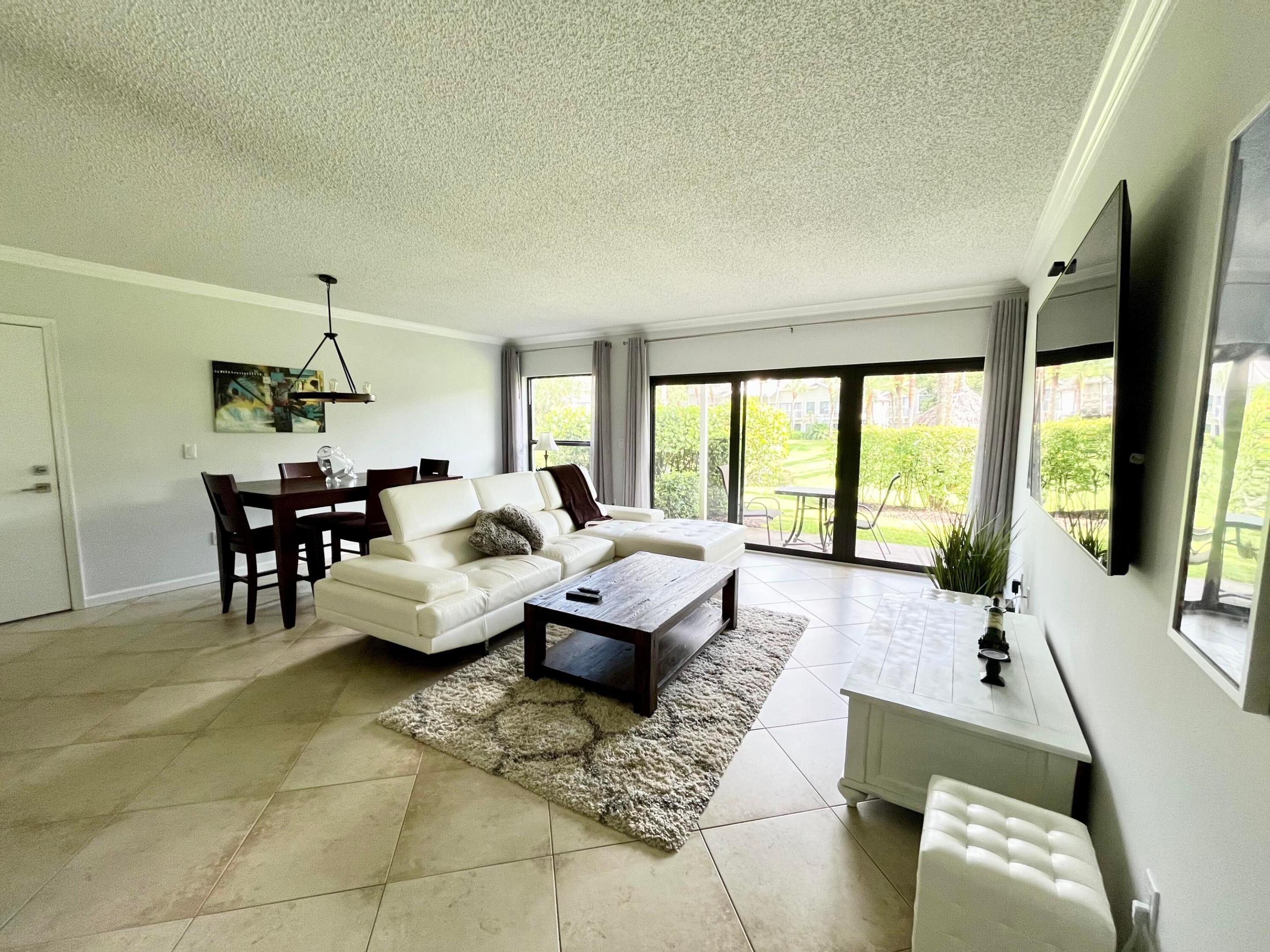 Properties 11863 Wimbledon Circle 401