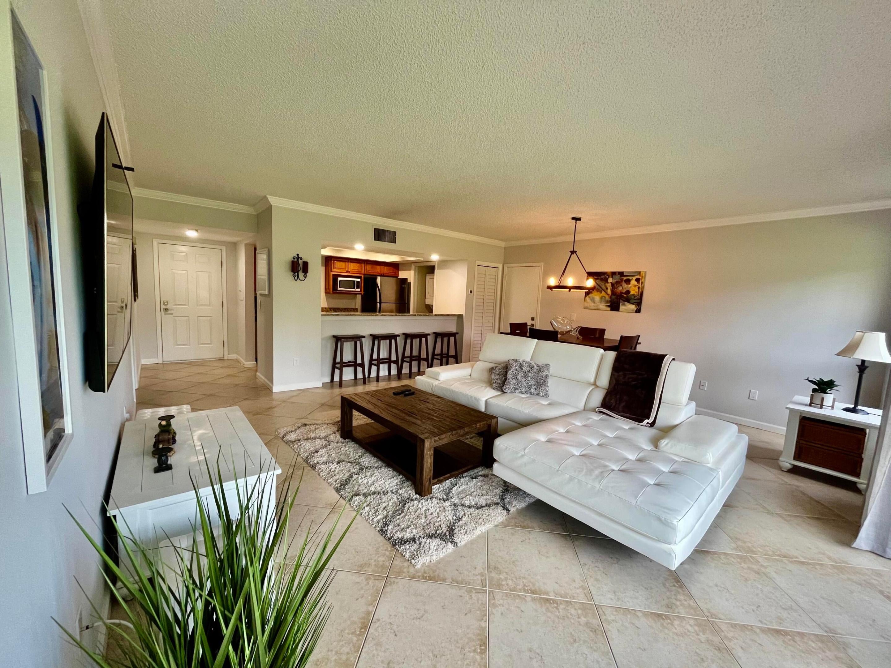Properties 11863 Wimbledon Circle 401