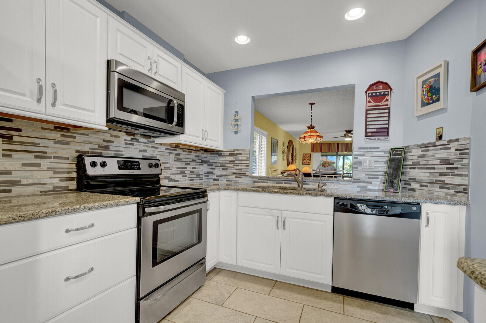 6901 SE Constitution Boulevard 204