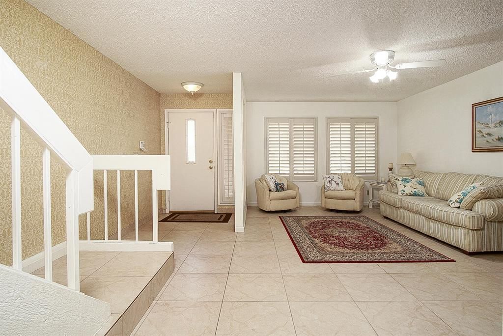 Photo of 1100 Raintree Lane, Palm Beach Gardens, FL 33410 (MLS # R10767349)